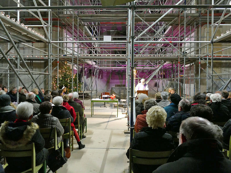 Heilige Messe auf der Baustelle zum 4. Advent (Foto: Karl-Franz Thiede)